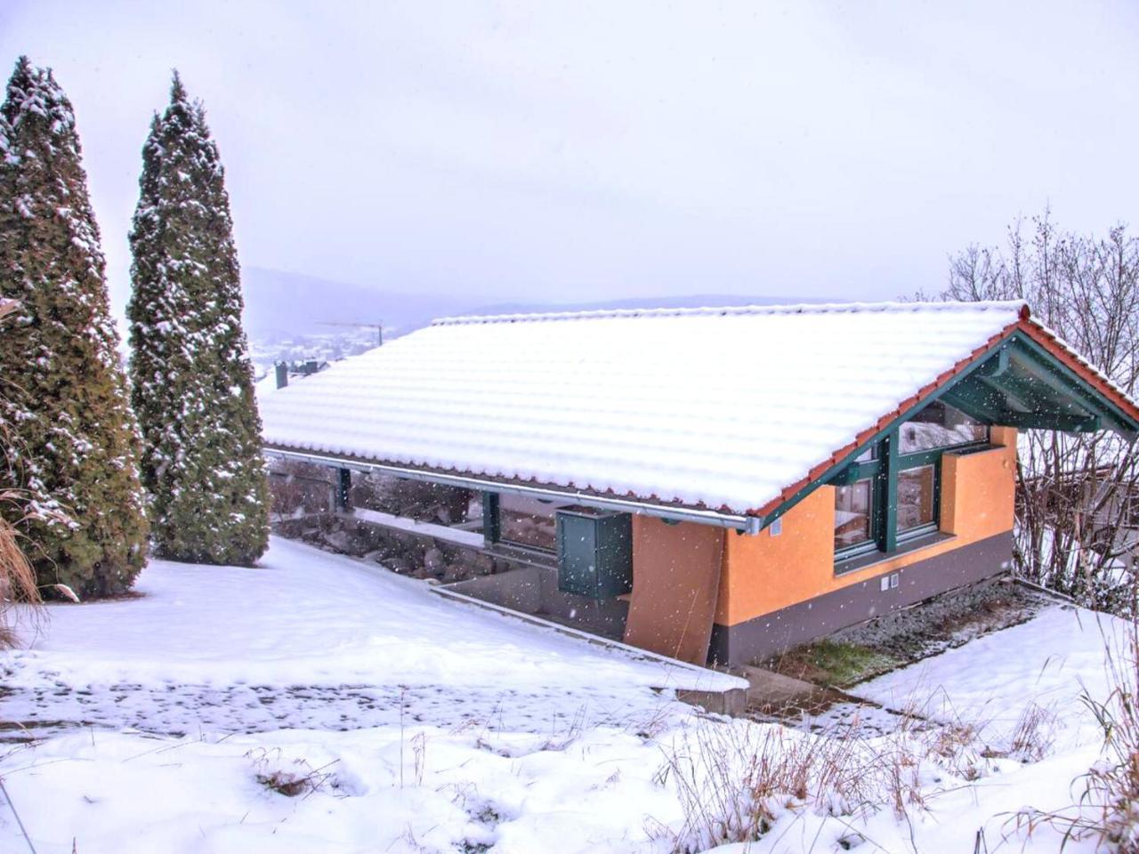 Holiday Home With Whirlpool And Sauna In Viechtach Exterior photo